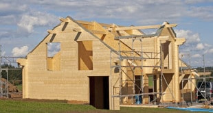 Maison en bois massif empilé