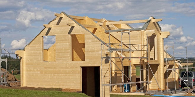 Maison en bois massif empilé